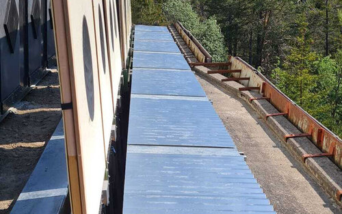 Automatic target stand roofs